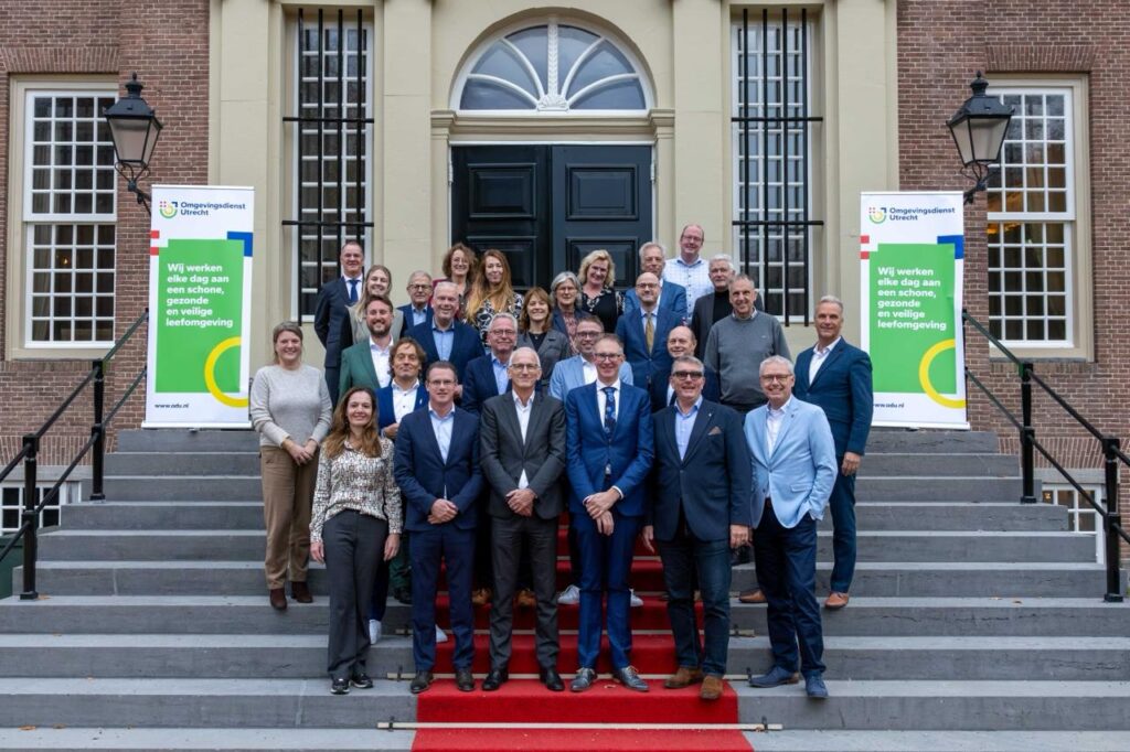 Groepsfoto bestuur omgevingsdienst Utrecht